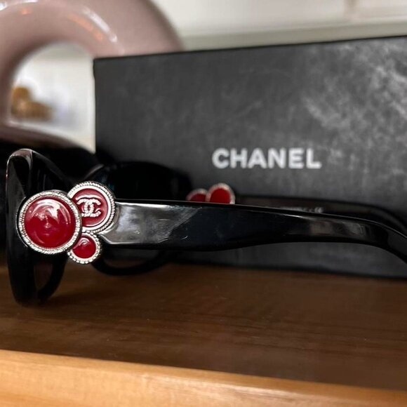AUTHENTIC Chanel 5191 Bouton sunglasses - Picture 7 of 8